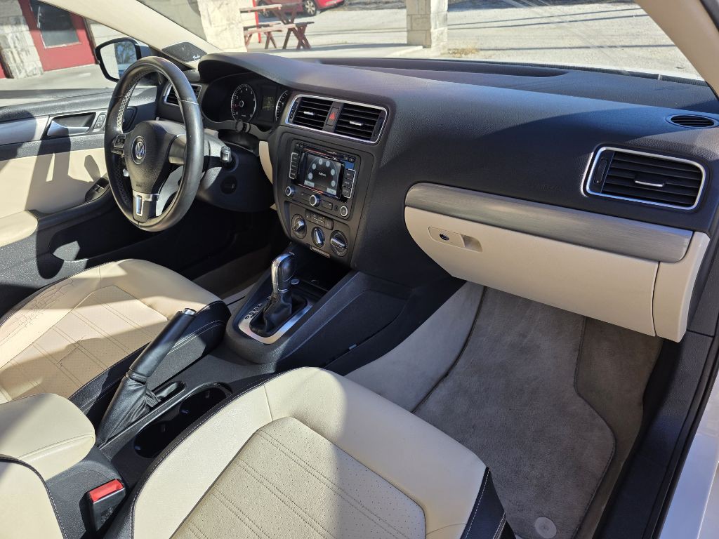 2013 Volkswagen Jetta Image 15
