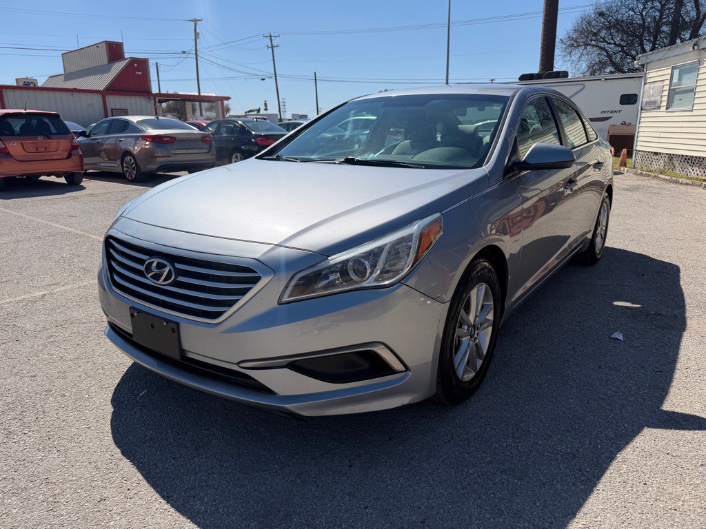 2017 Hyundai Sonata Image 1