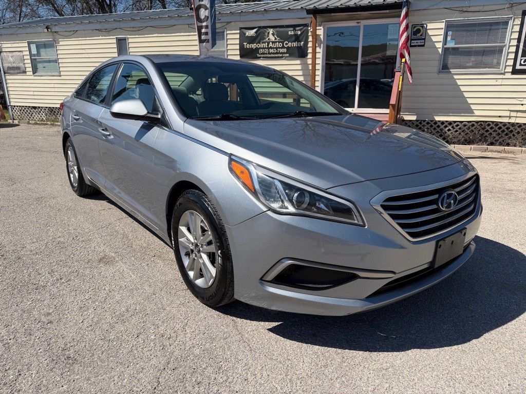 2017 Hyundai Sonata Image 2