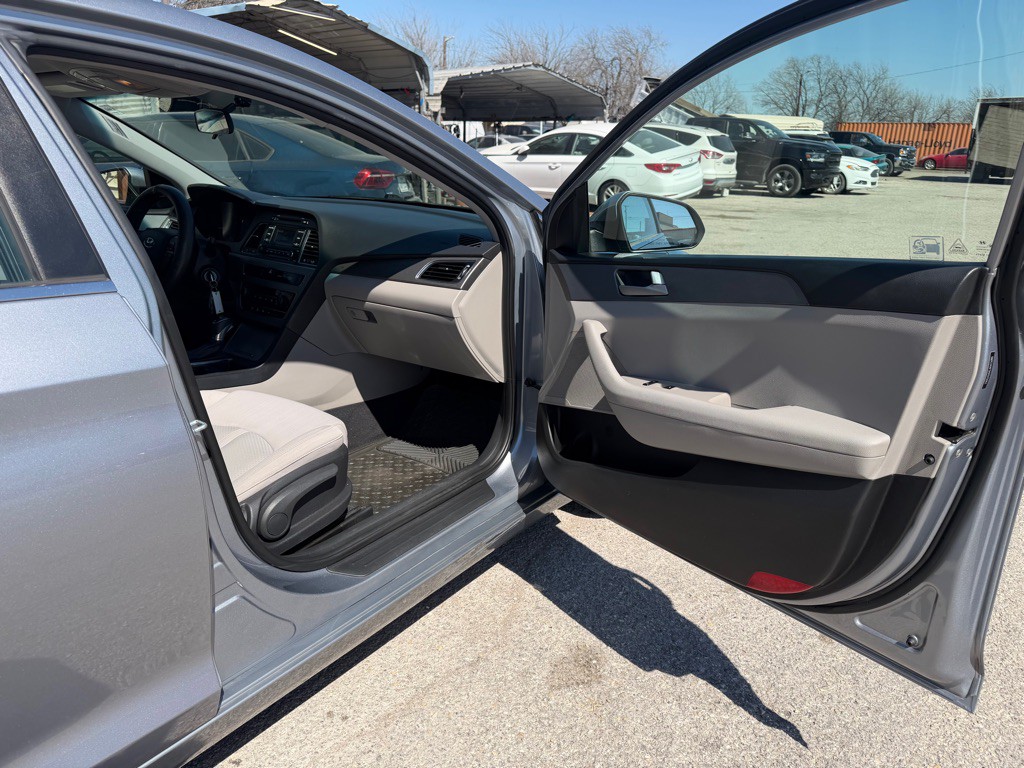 2017 Hyundai Sonata Image 12