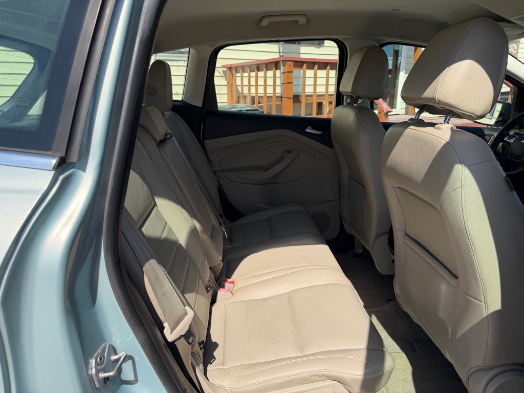 2014 Ford C-Max Image 16