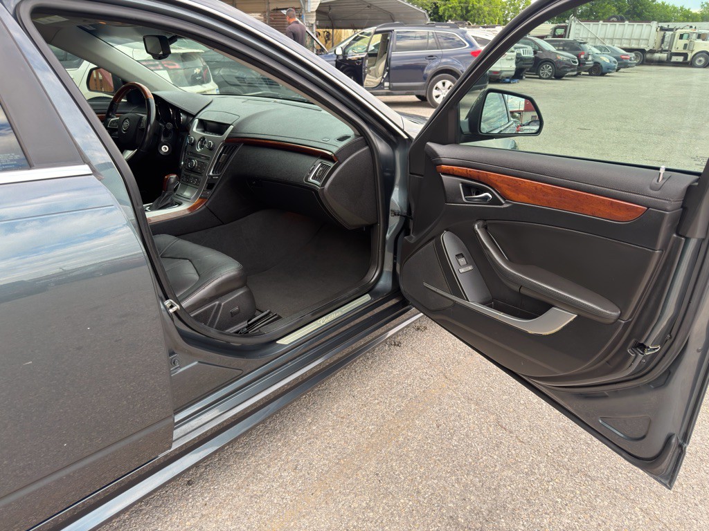 2011 Cadillac CTS Image 12