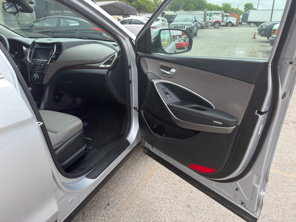 2018 Hyundai Santa Fe Image 13