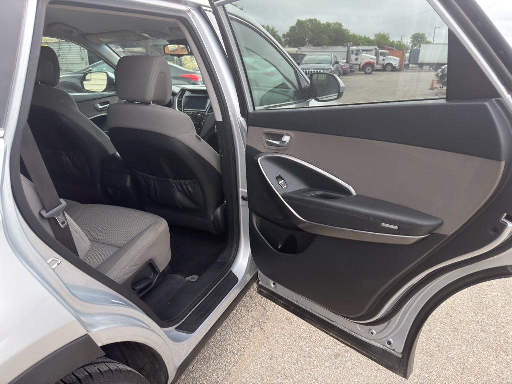2018 Hyundai Santa Fe Image 16