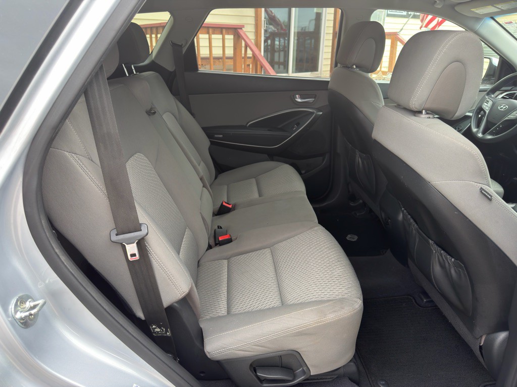 2018 Hyundai Santa Fe Image 17