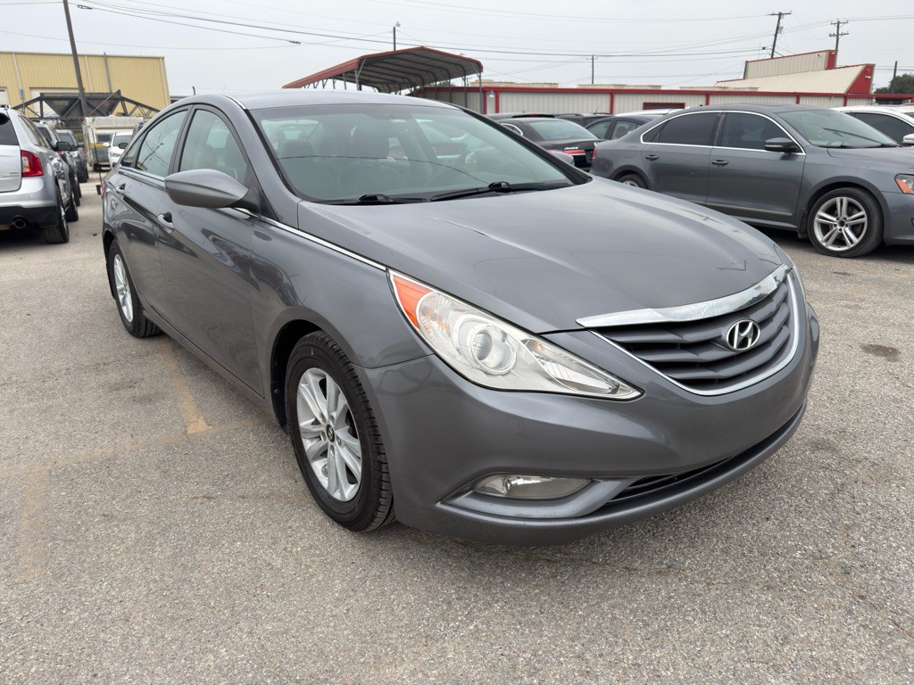2013 Hyundai Sonata Image 2