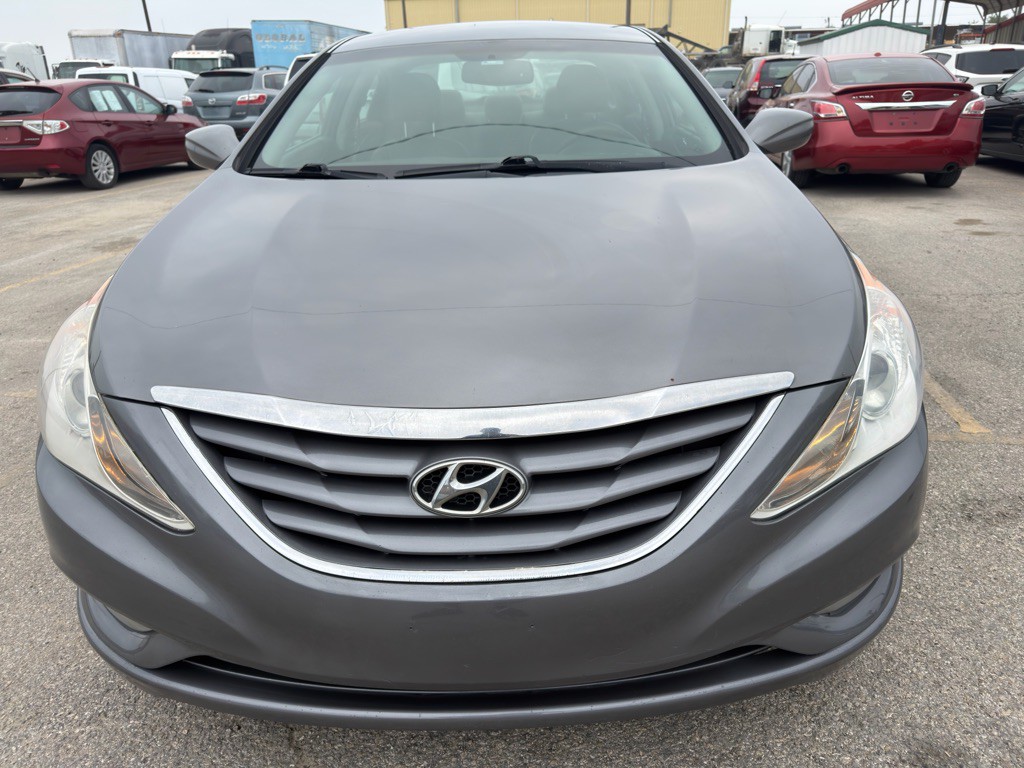 2013 Hyundai Sonata Image 3