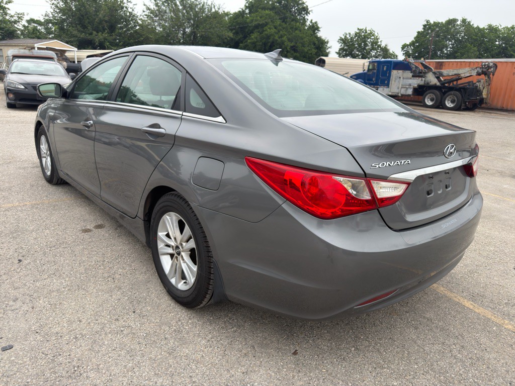 2013 Hyundai Sonata Image 4