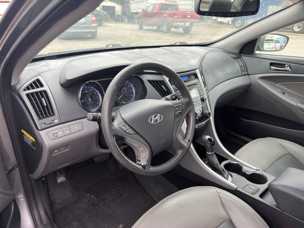 2013 Hyundai Sonata Image 9