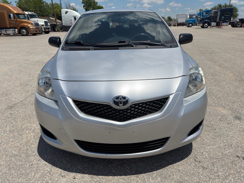 2012 Toyota Yaris Image 3