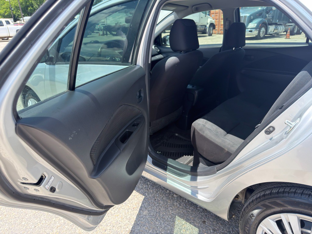 2012 Toyota Yaris Image 10