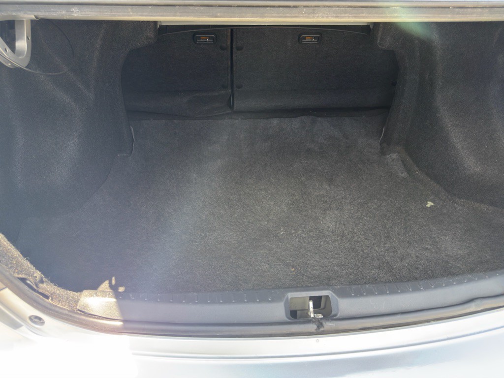 2012 Toyota Yaris Image 18