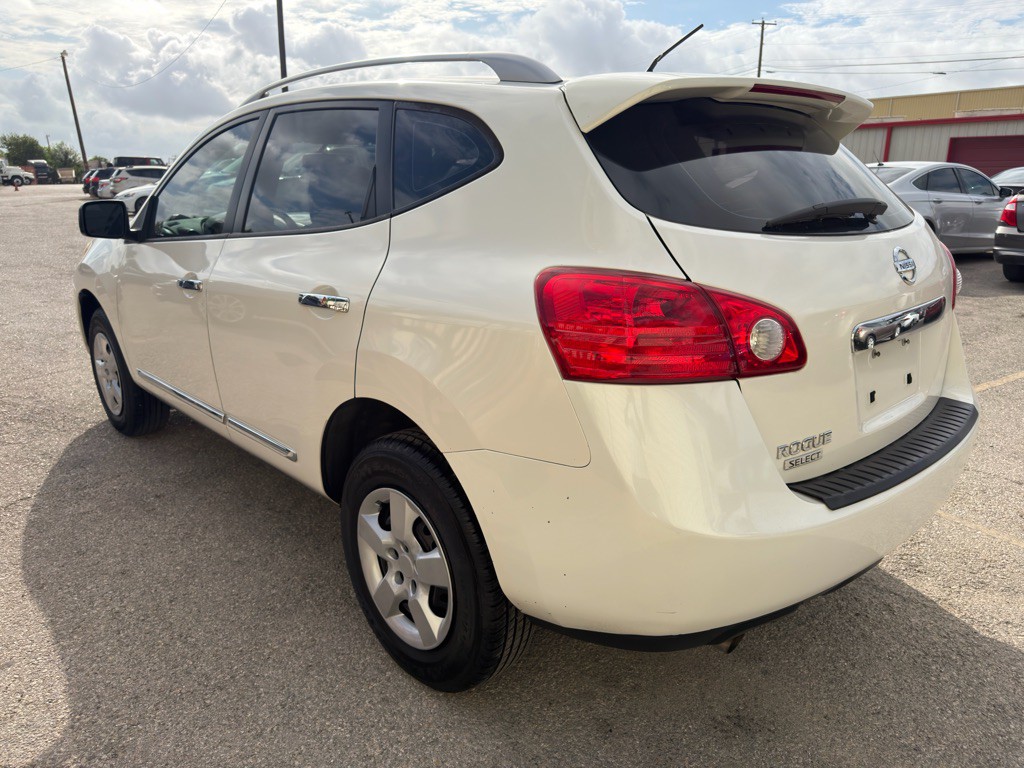 2015 Nissan Rogue Image 4