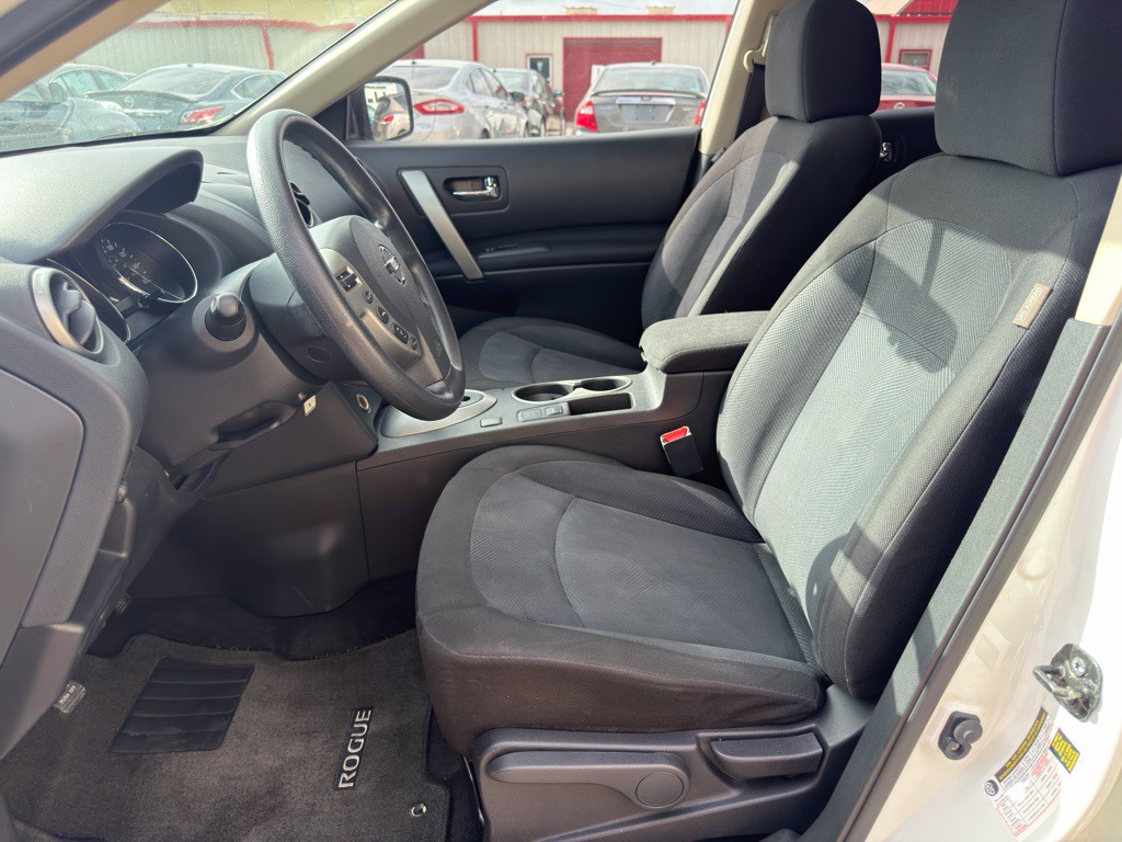 2015 Nissan Rogue Image 8
