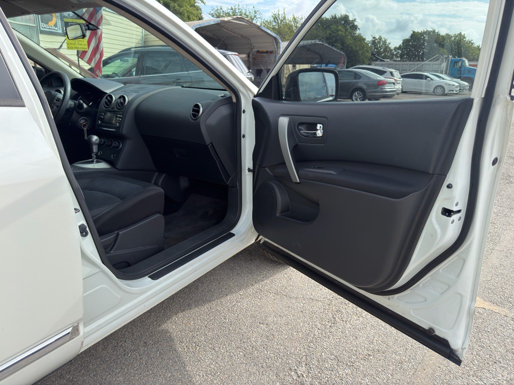 2015 Nissan Rogue Image 12