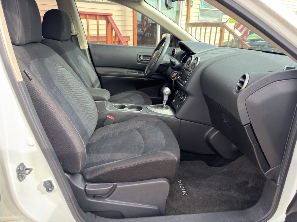 2015 Nissan Rogue Image 13