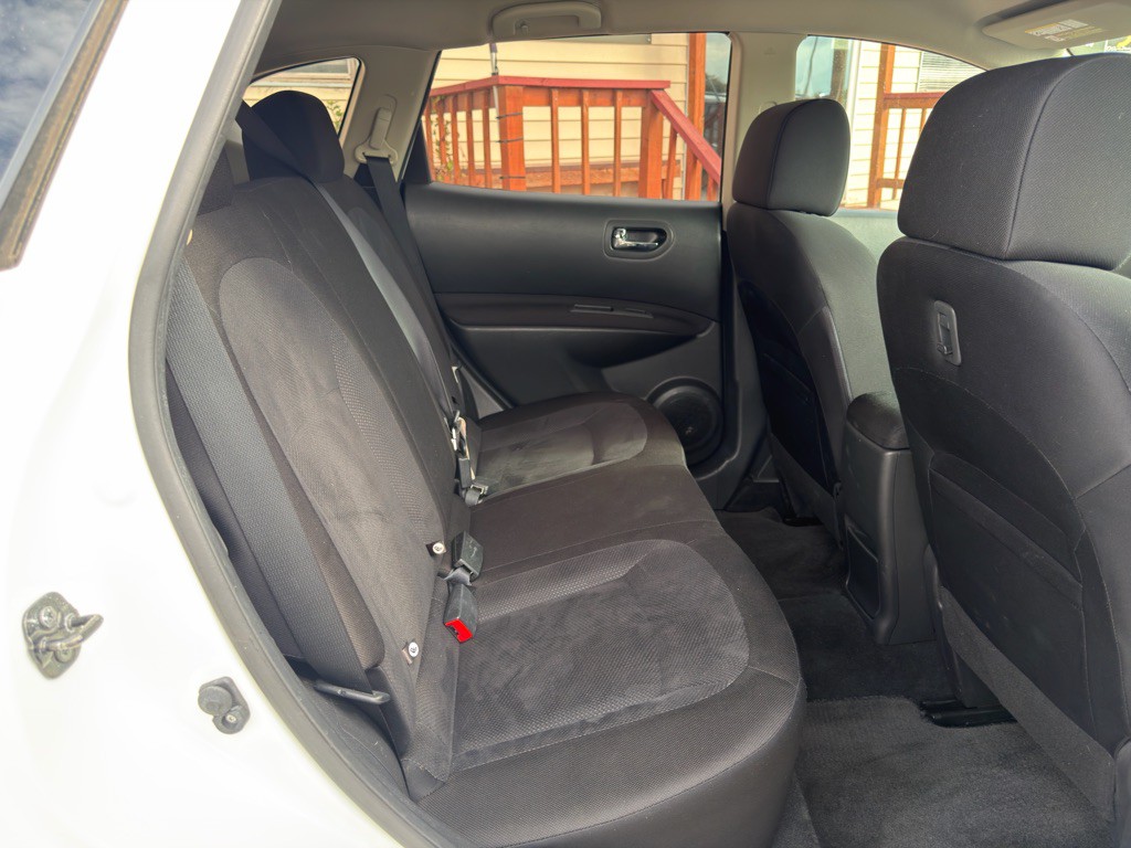 2015 Nissan Rogue Image 16