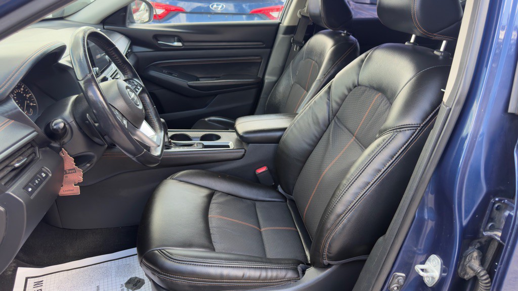 2019 Nissan Altima Image 8