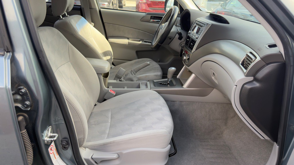 2010 Subaru Forester Image 13