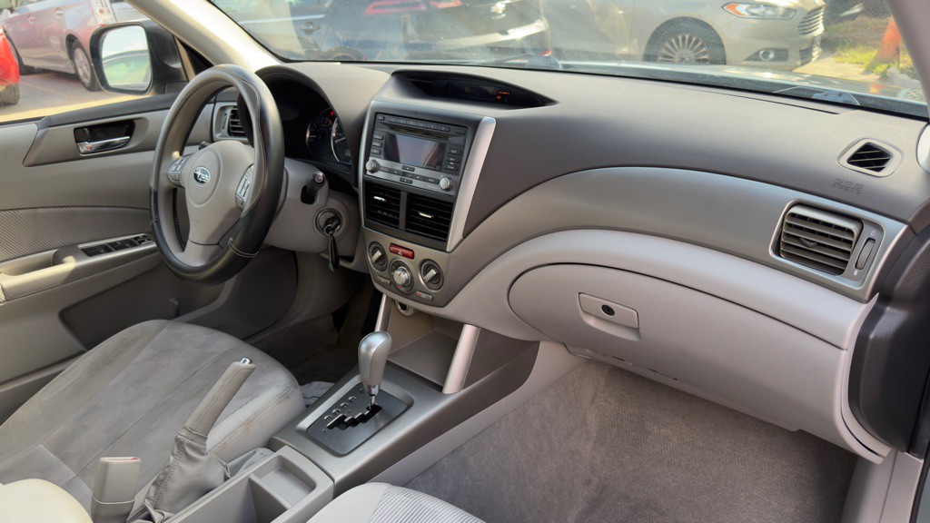 2010 Subaru Forester Image 14