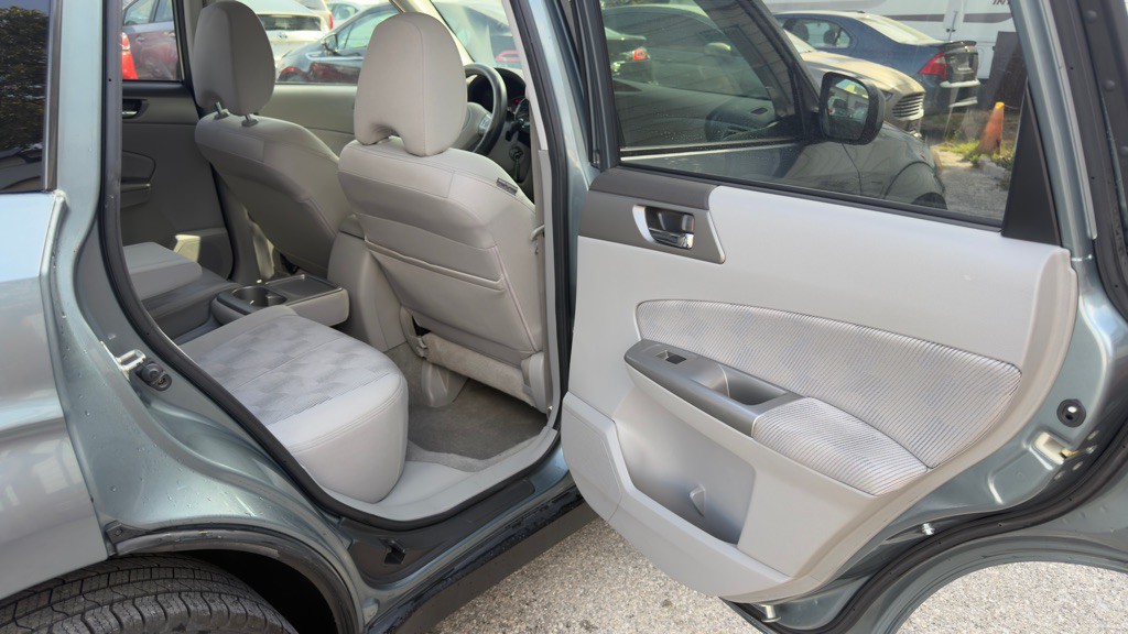 2010 Subaru Forester Image 15
