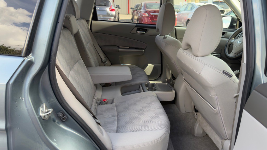 2010 Subaru Forester Image 16