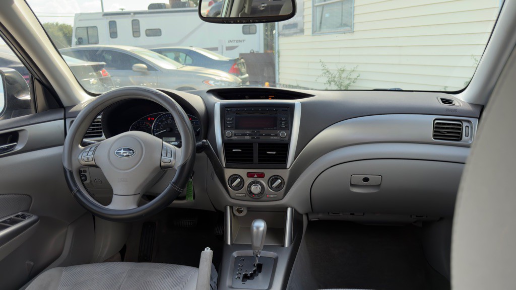 2010 Subaru Forester Image 17