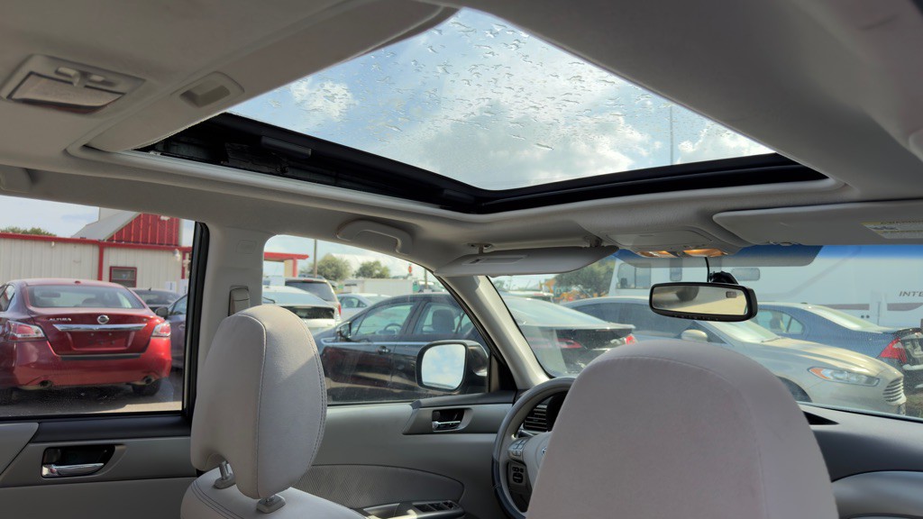 2010 Subaru Forester Image 18