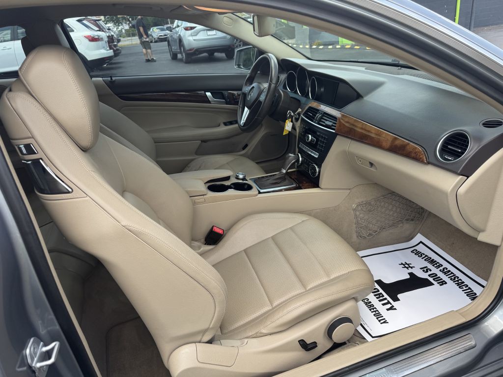 2013 Mercedes-Benz C-Class Image 8