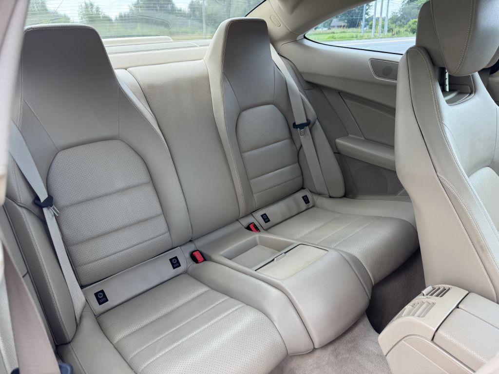 2013 Mercedes-Benz C-Class Image 9