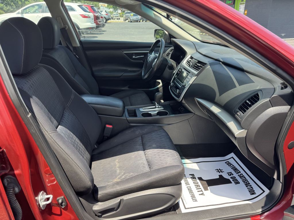 2016 Nissan Altima Image 9