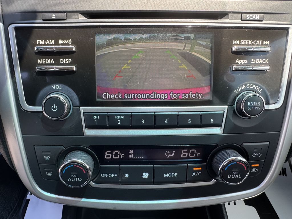 2016 Nissan Altima Image 13