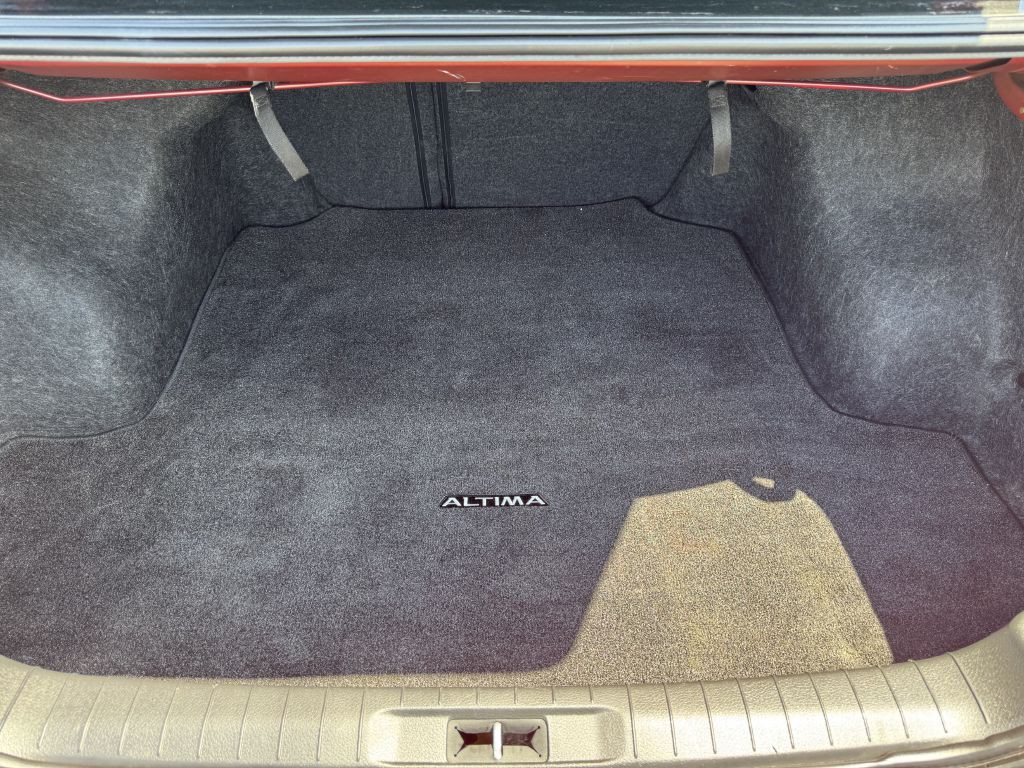 2016 Nissan Altima Image 15
