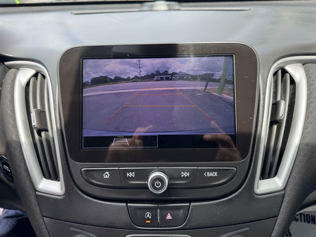 2021 Chevrolet Malibu Image 13