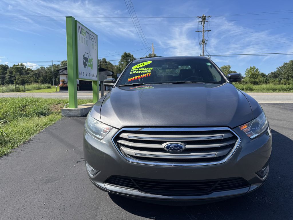 2013 Ford Taurus Image 2
