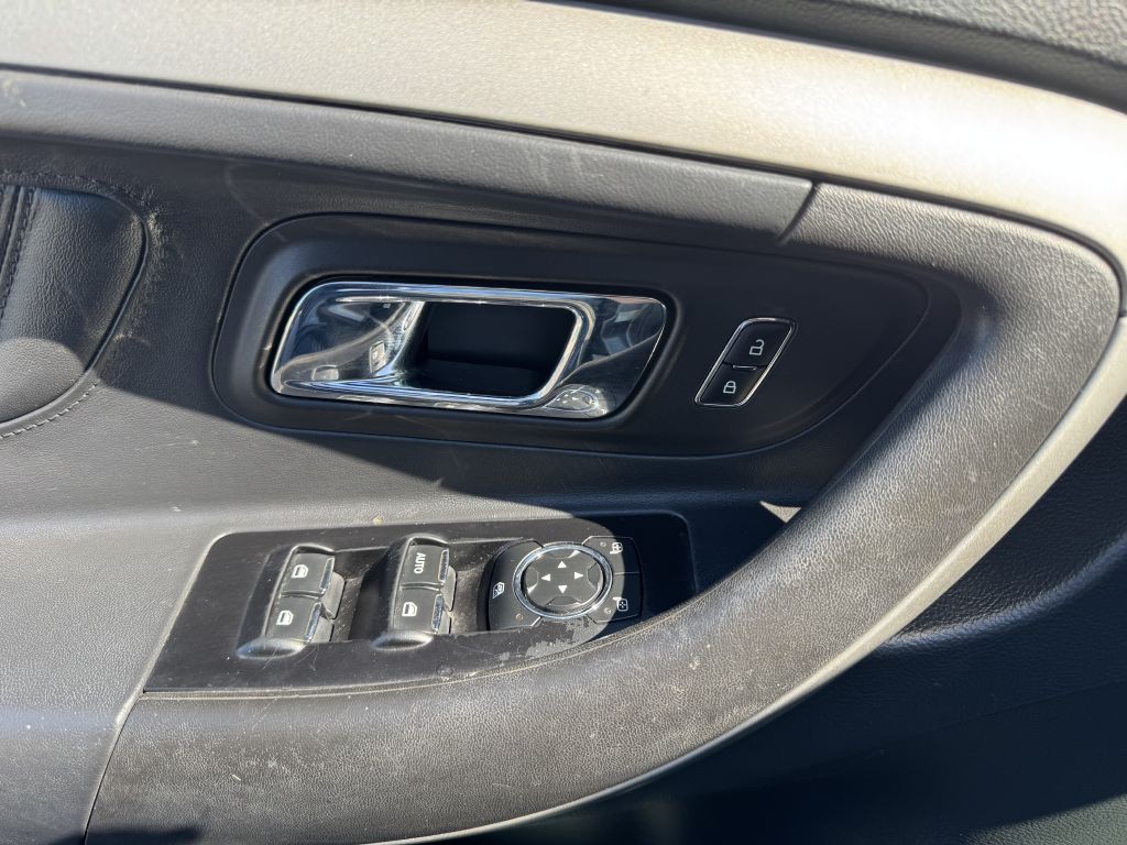 2013 Ford Taurus Image 12