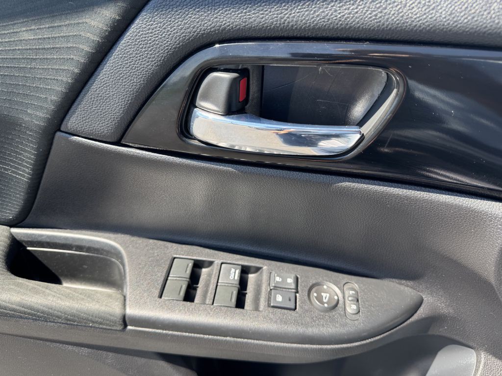 2016 Honda Accord Image 13