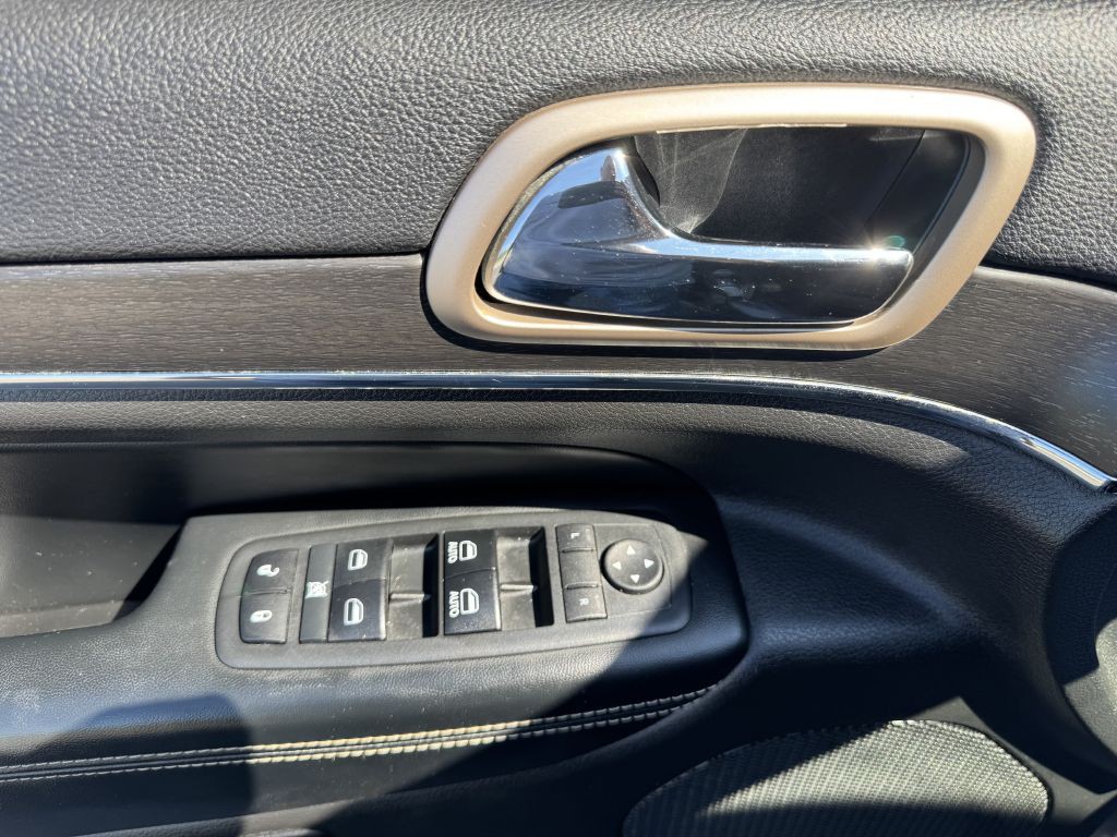 2017 Jeep Grand Cherokee Image 16