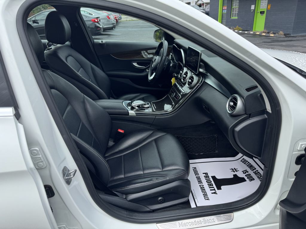 2017 Mercedes-Benz C-Class Image 9