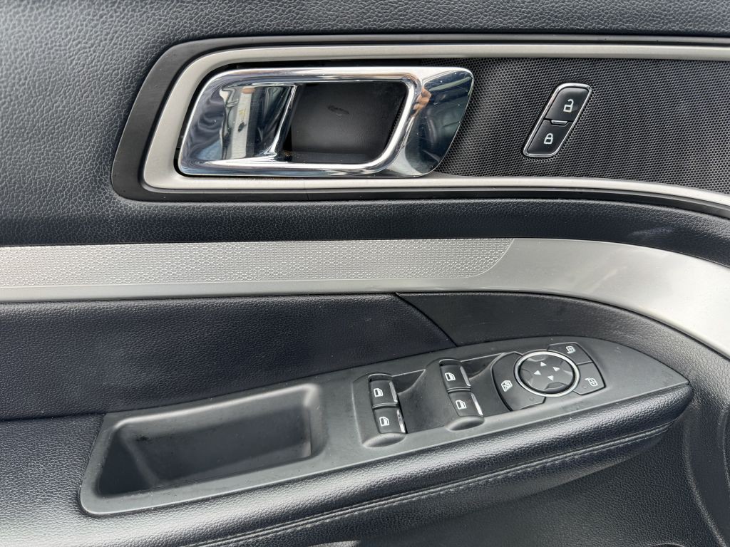 2016 Ford Explorer Image 17