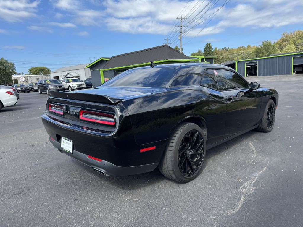 2016 Dodge Challenger Image 4
