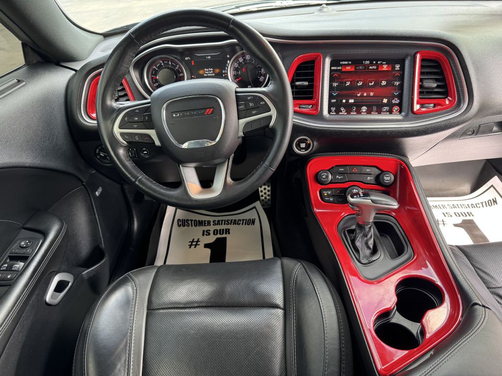 2016 Dodge Challenger Image 10