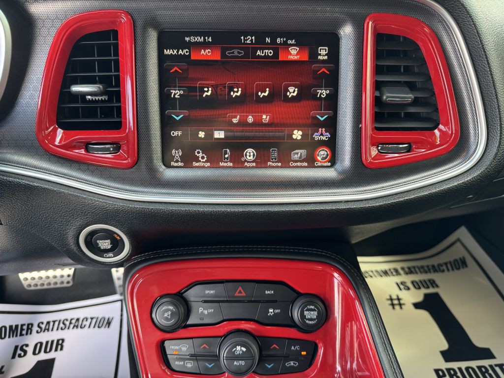 2016 Dodge Challenger Image 11