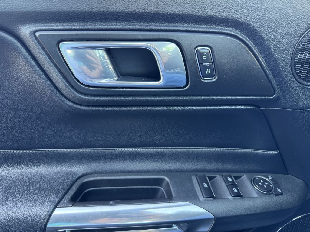 2018 Ford Mustang Image 12