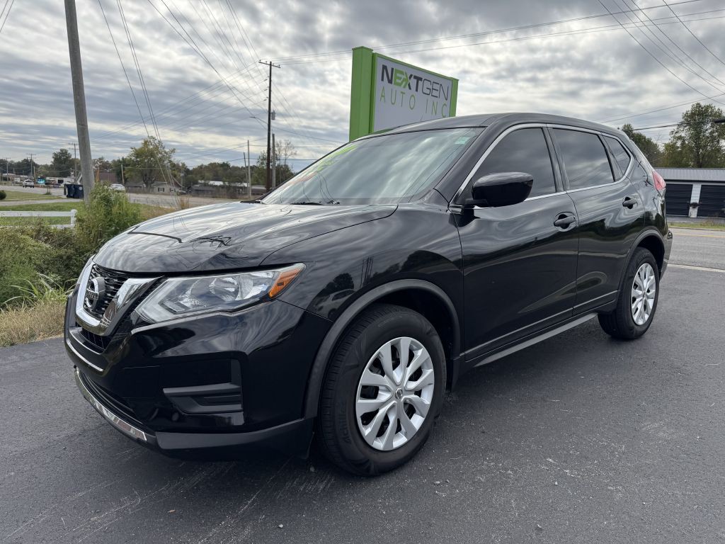2017 Nissan Rogue Image 1