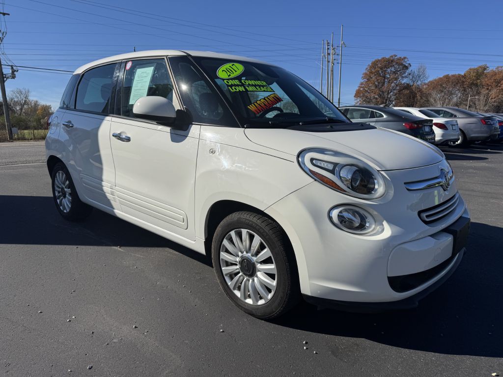 2017 FIAT 500L Image 3