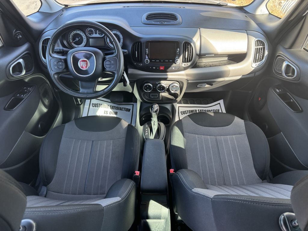 2017 FIAT 500L Image 7