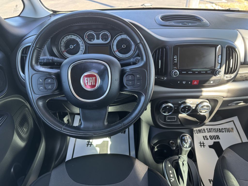 2017 FIAT 500L Image 12