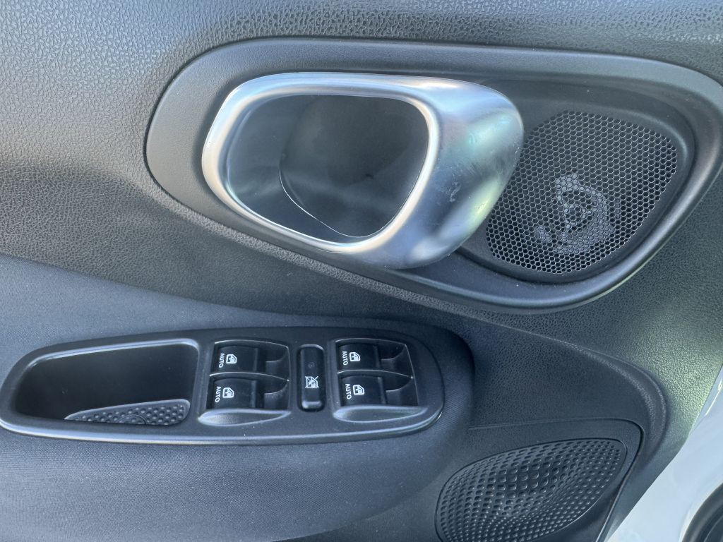 2017 FIAT 500L Image 15