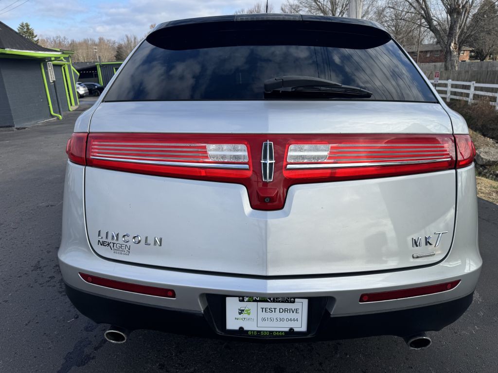 2014 Lincoln MKT Image 5